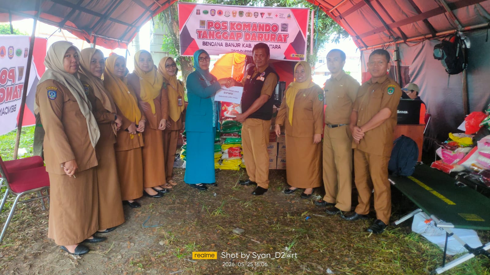 Peduli Korban Banjir, DPMD Luwu Utara Salurkan Bantuan Beras 
